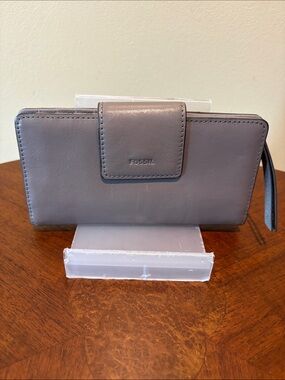 Fossil  Wallet  medium size wallet  smooth leather Gray
Vintage EUC
